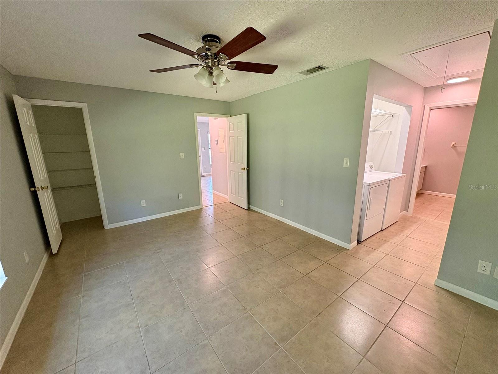 Image 18 of 33 For 108 Lacosta Lane 417