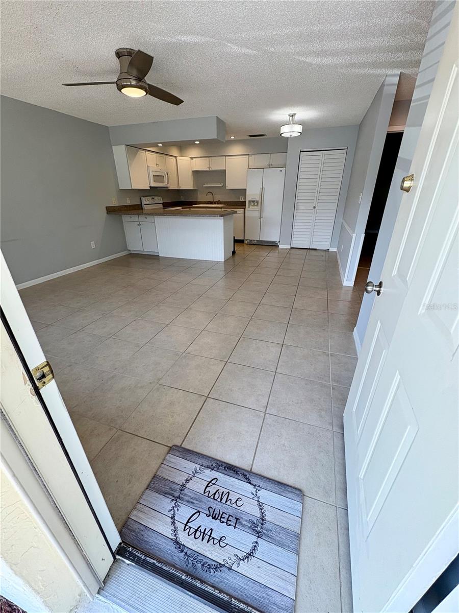 Image 6 of 33 For 108 Lacosta Lane 417