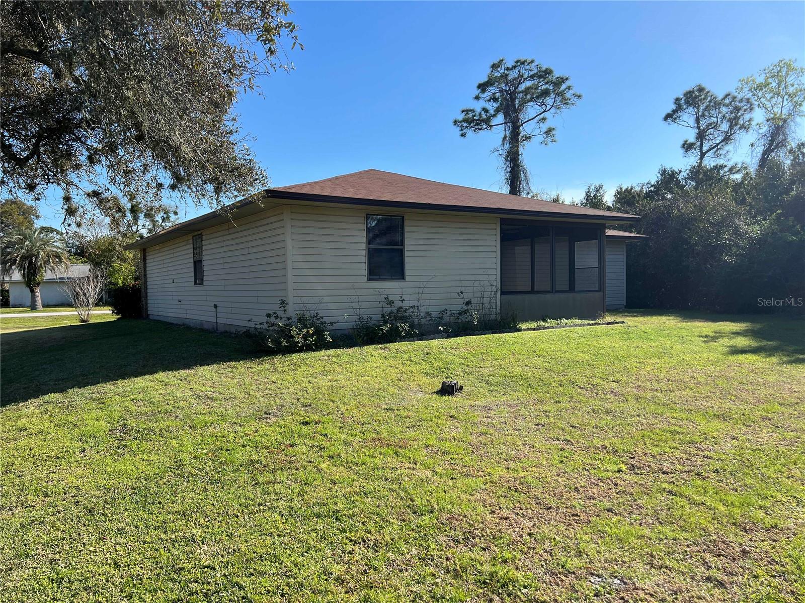 Image 18 of 20 For 33 Fernwood Lane