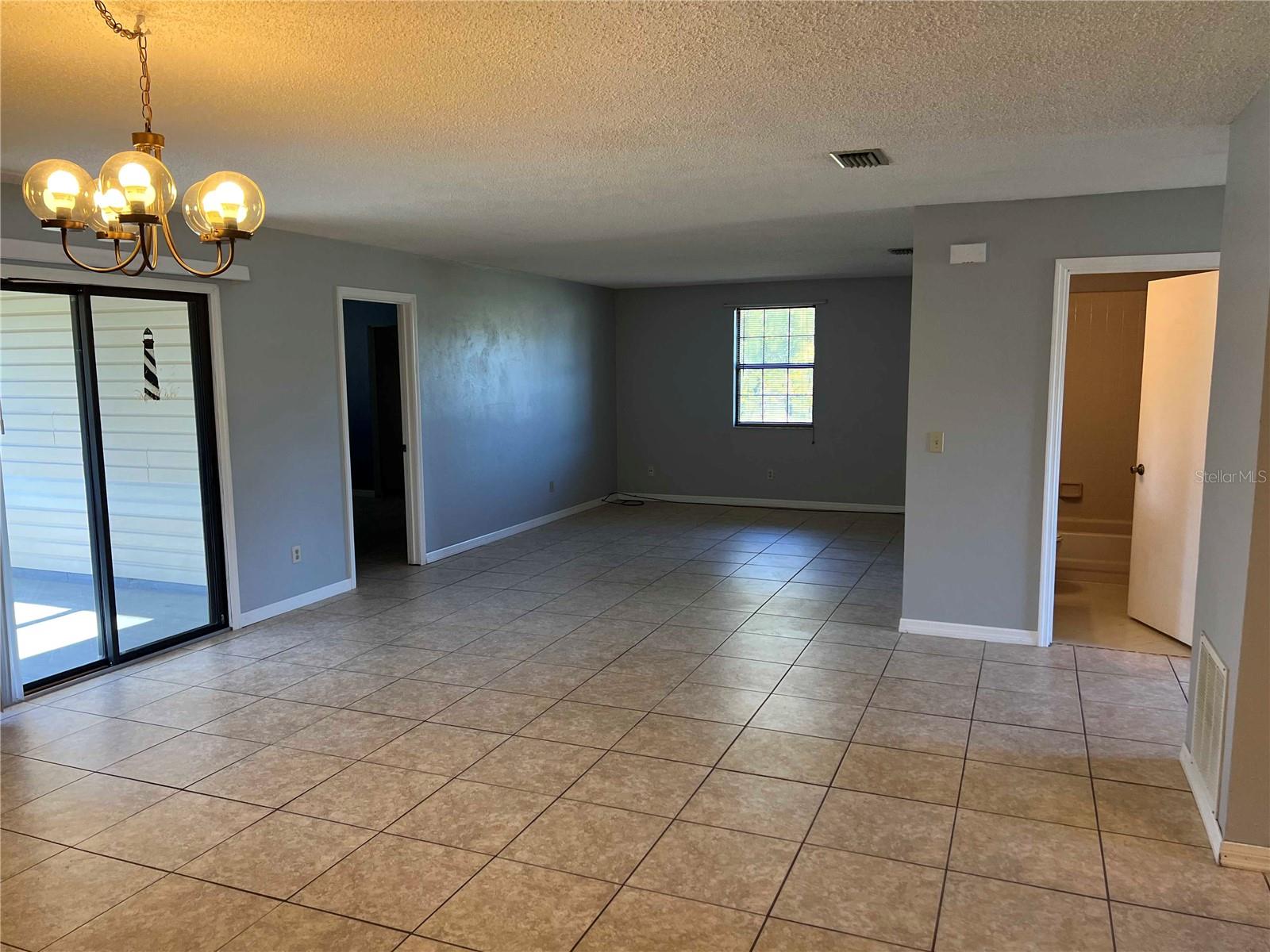 Image 2 of 20 For 33 Fernwood Lane