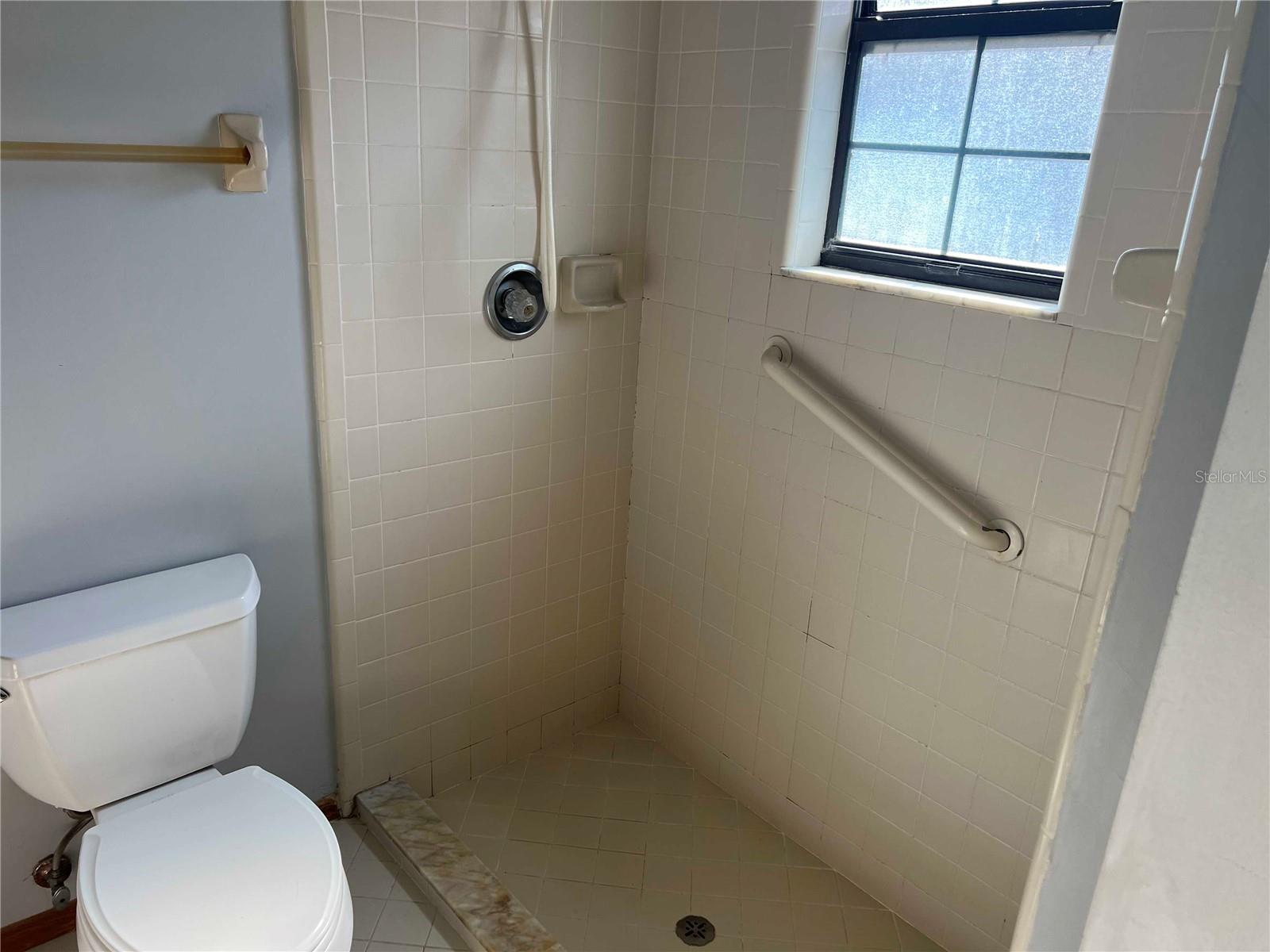 Image 9 of 20 For 33 Fernwood Lane