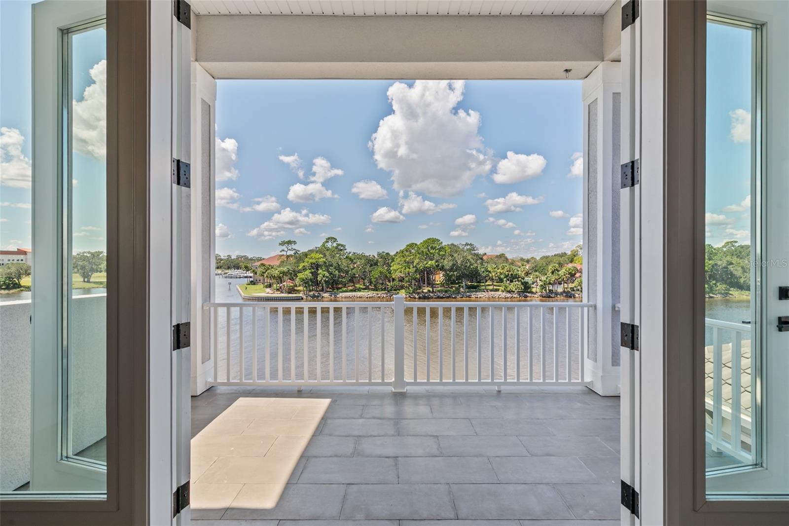Image 26 of 72 For 228 Yacht Harbor Drive