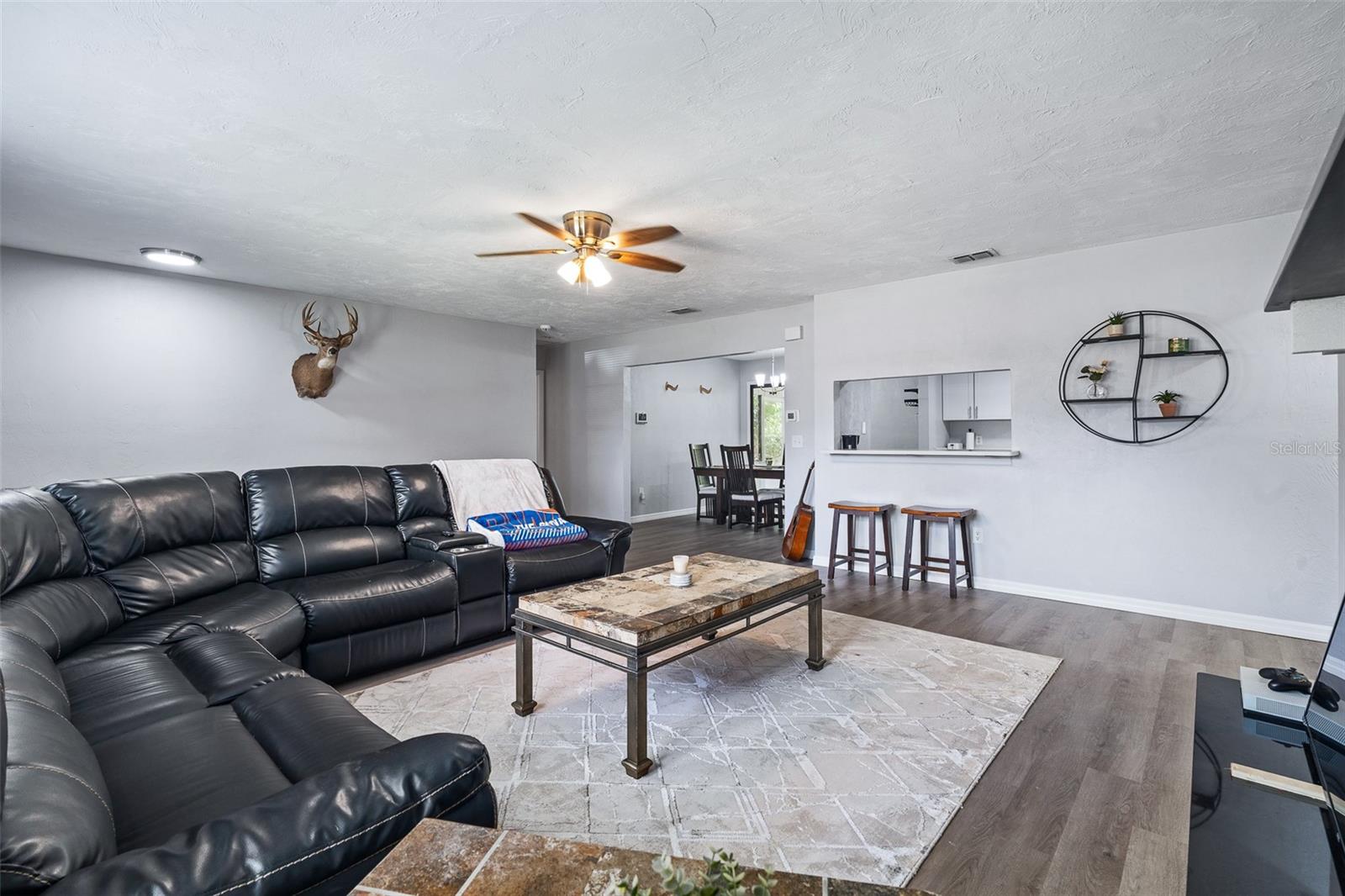 Image 15 of 55 For 2627 Unity Tree Drive