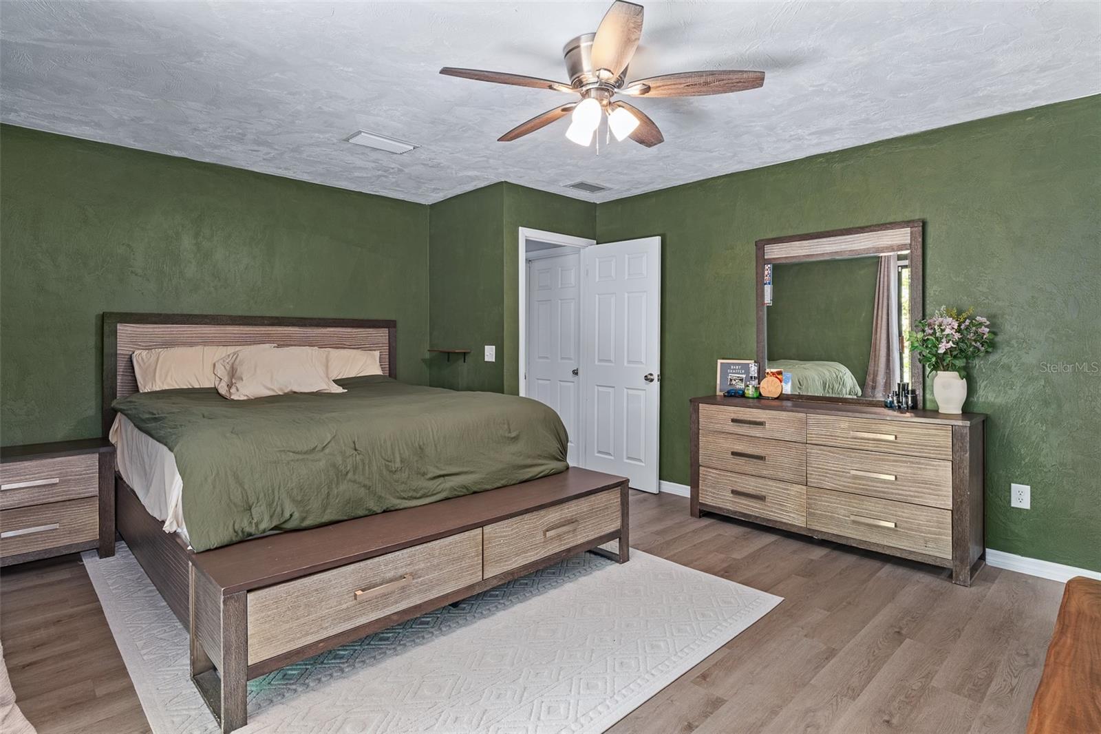 Image 24 of 55 For 2627 Unity Tree Drive