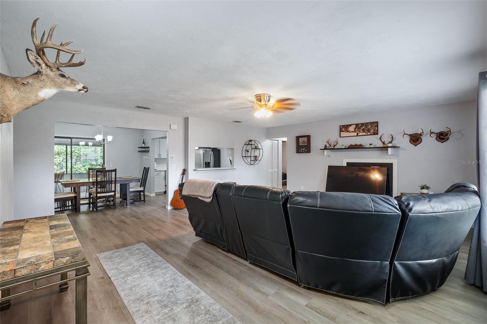 Image 3 of 55 For 2627 Unity Tree Drive