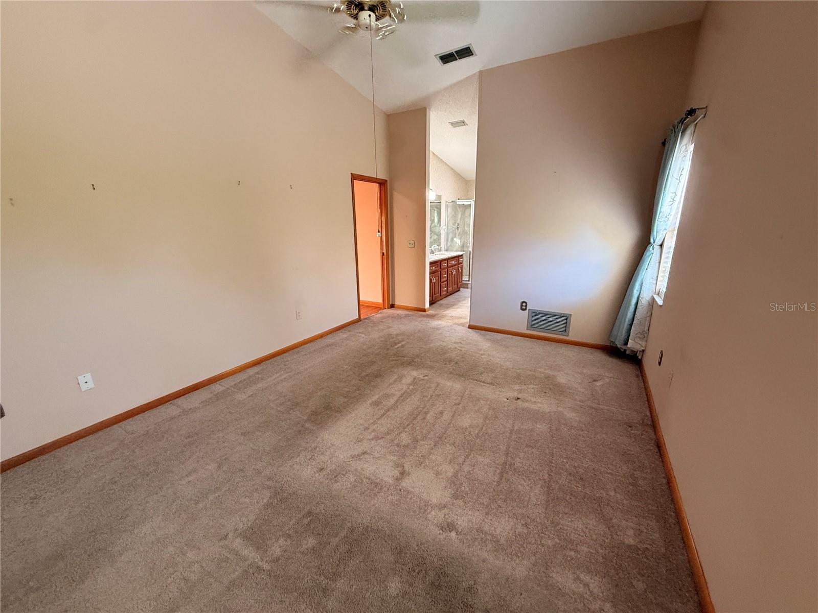 Image 10 of 26 For 18 Fordham Lane