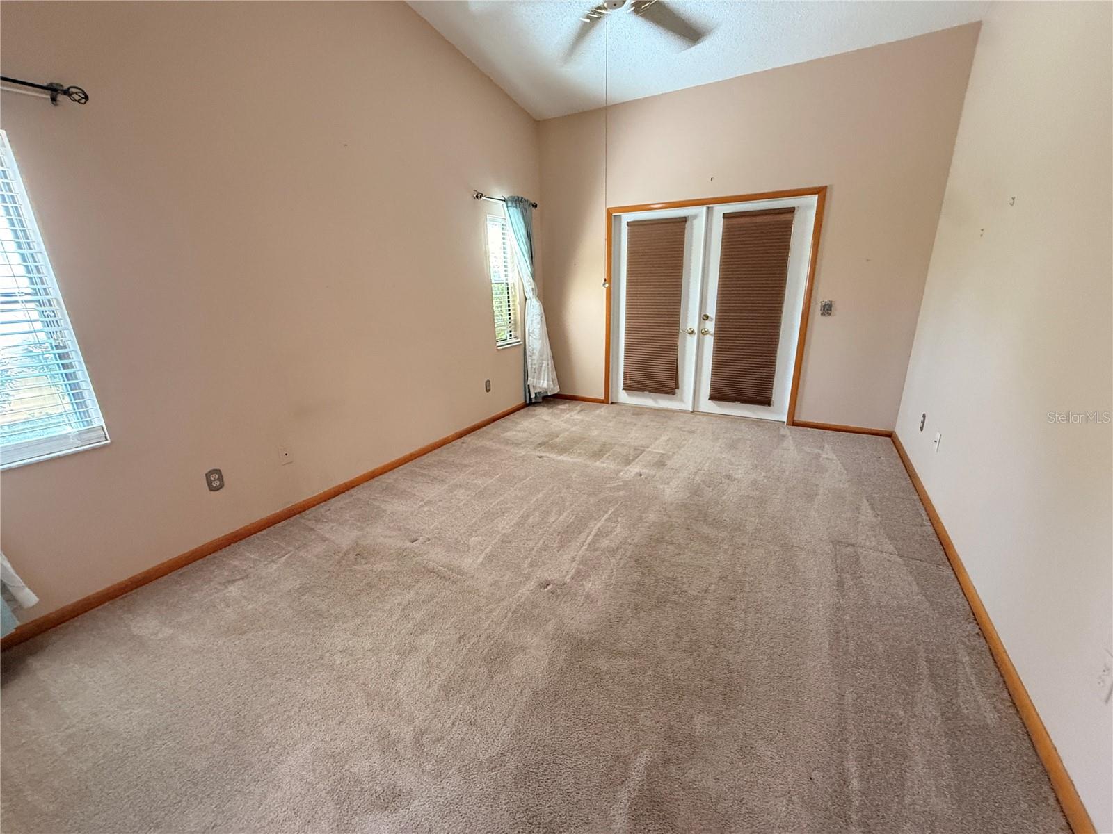 Image 11 of 26 For 18 Fordham Lane