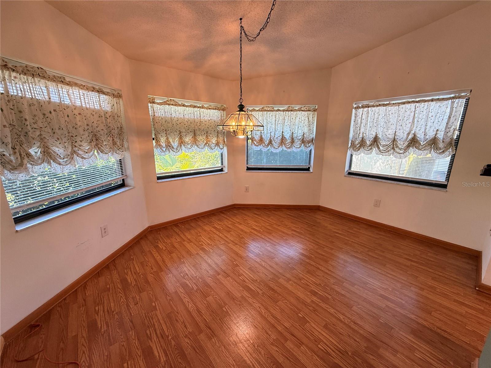 Image 15 of 26 For 18 Fordham Lane