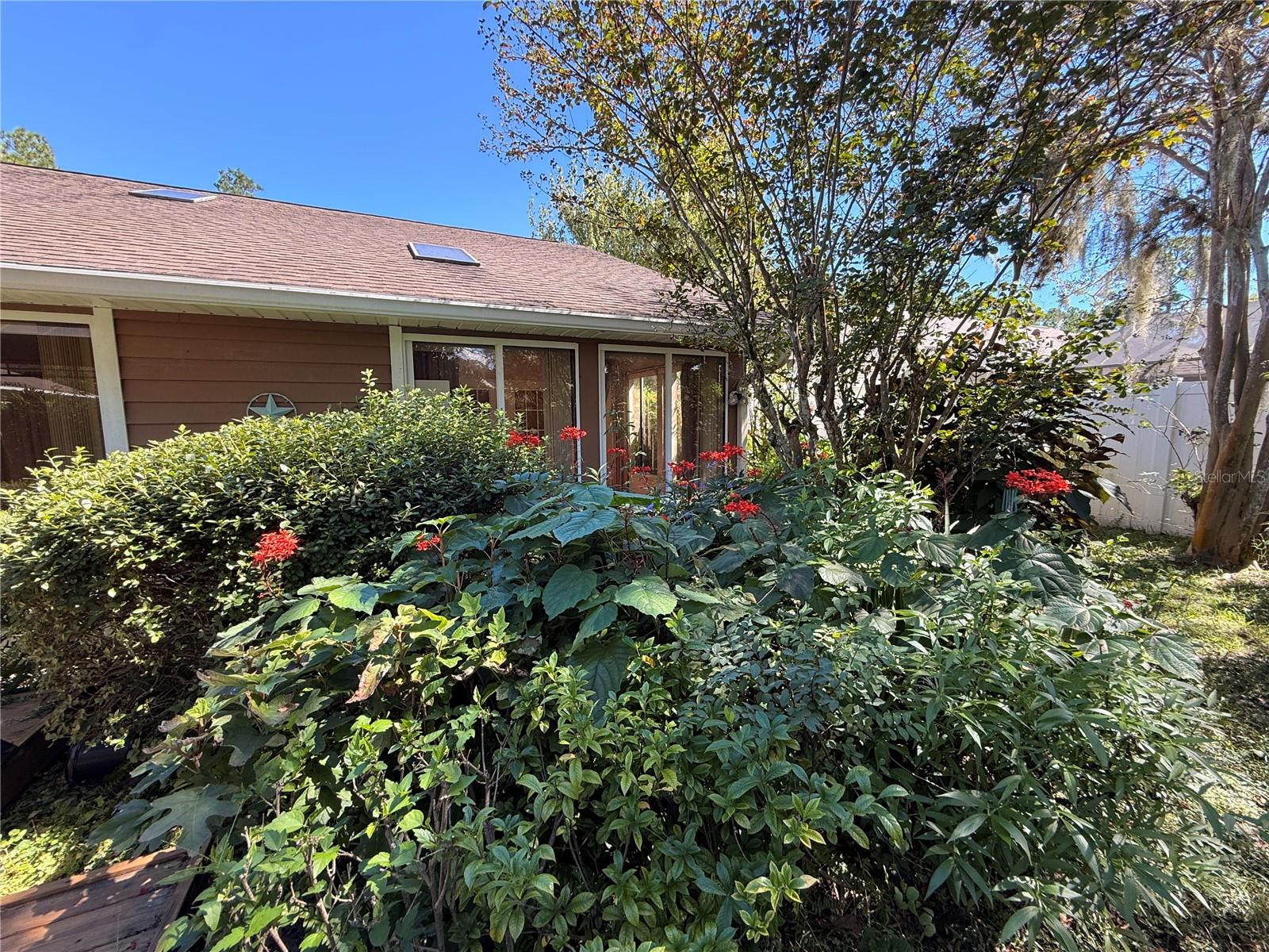 Image 25 of 26 For 18 Fordham Lane