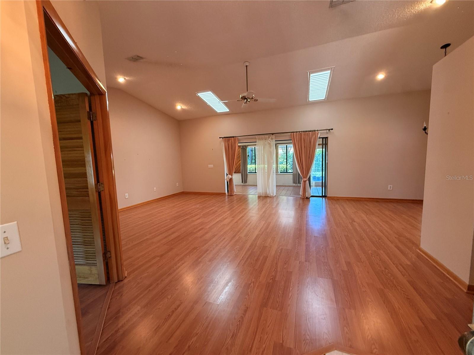 Image 3 of 26 For 18 Fordham Lane