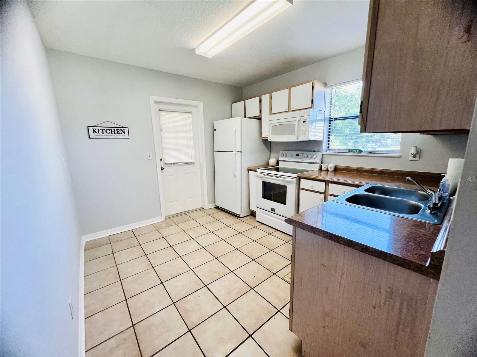 Image 10 of 30 For 54 Cardinal Drive B