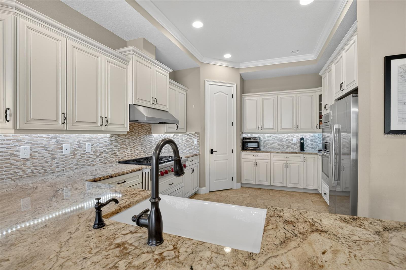 Image 14 of 79 For 23 Cypresswood Drive S
