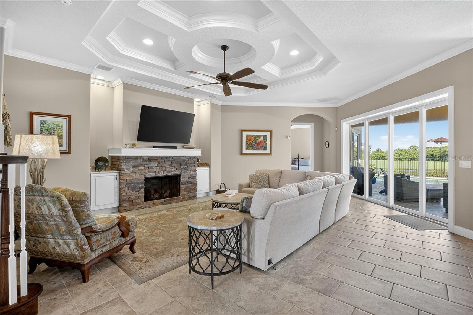 Image 17 of 79 For 23 Cypresswood Drive S
