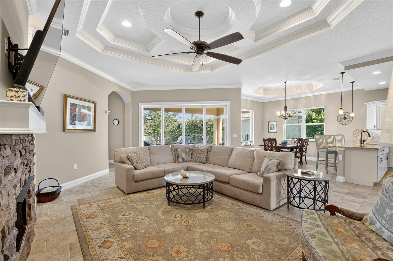 Image 18 of 79 For 23 Cypresswood Drive S