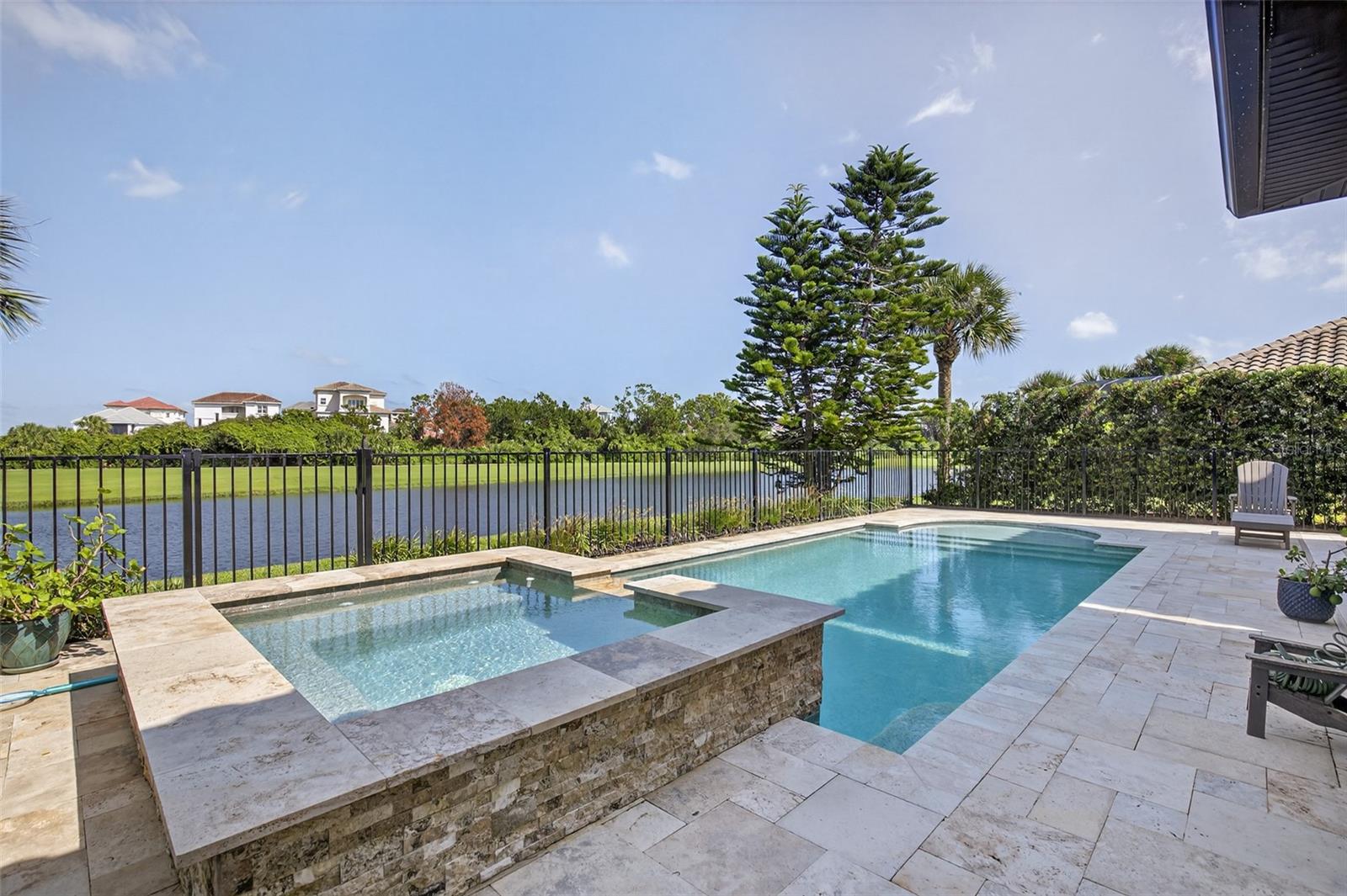 Image 25 of 79 For 23 Cypresswood Drive S