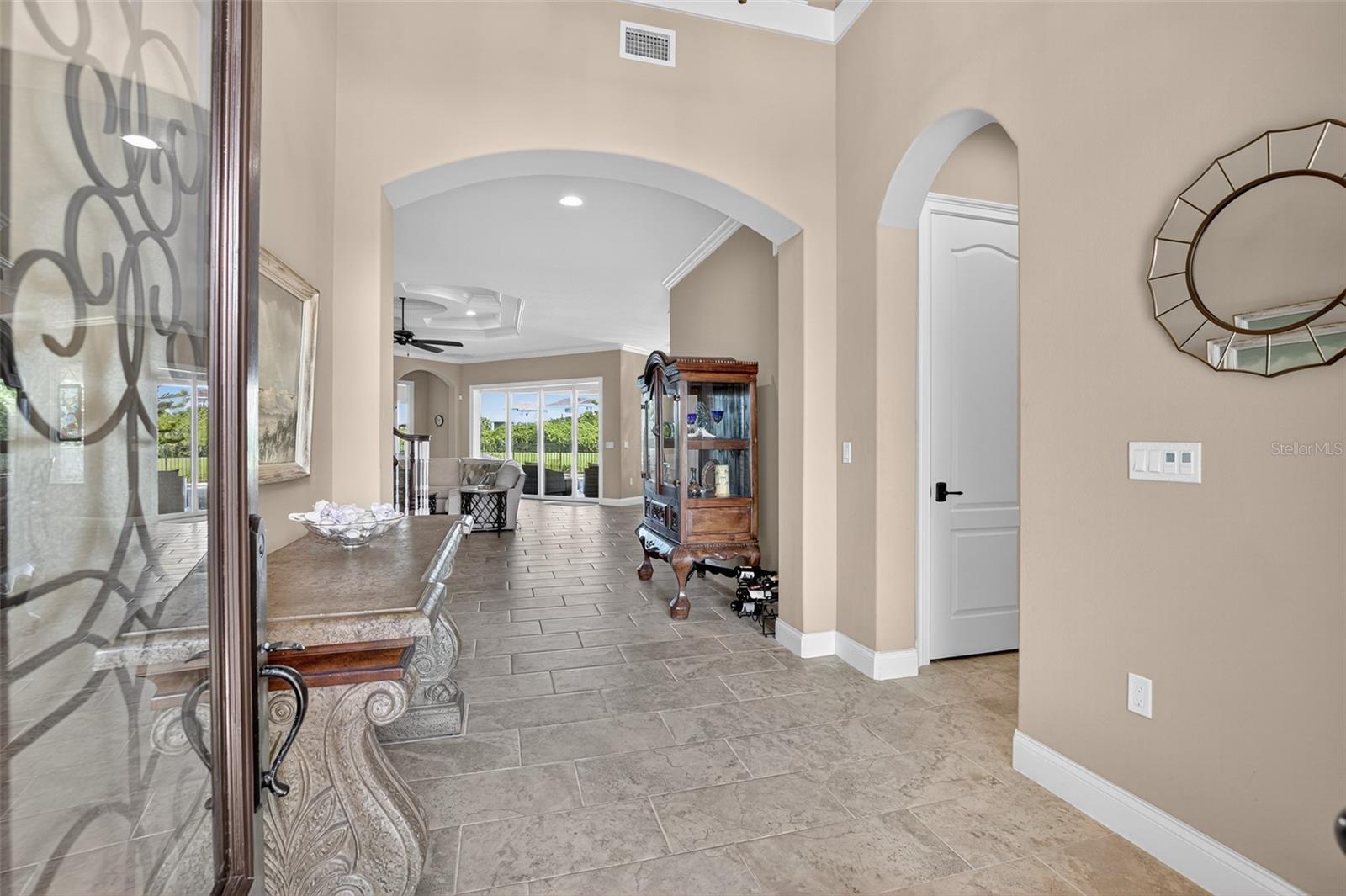 Image 4 of 79 For 23 Cypresswood Drive S