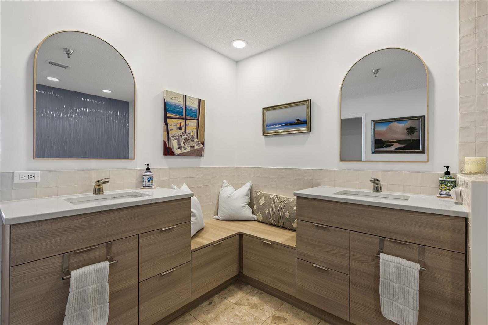 Image 28 of 35 For 11 Avenue De La Mer  1105