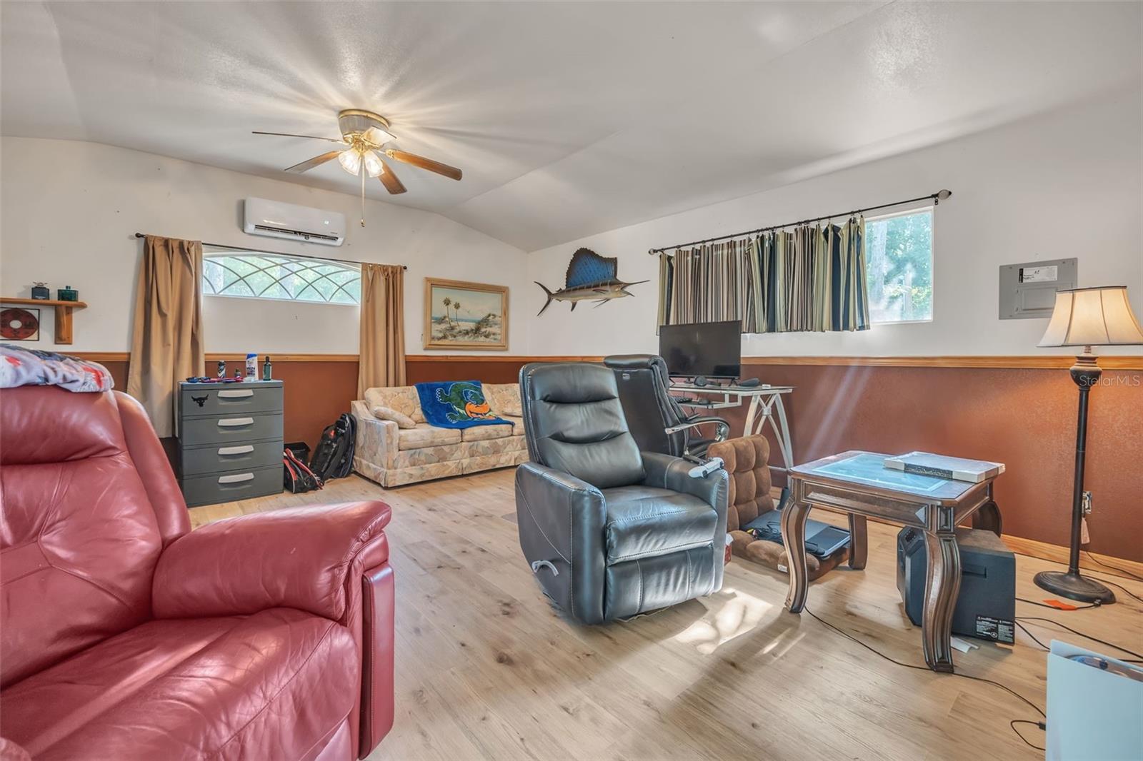Image 9 of 44 For 2110 Poinsettia Drive