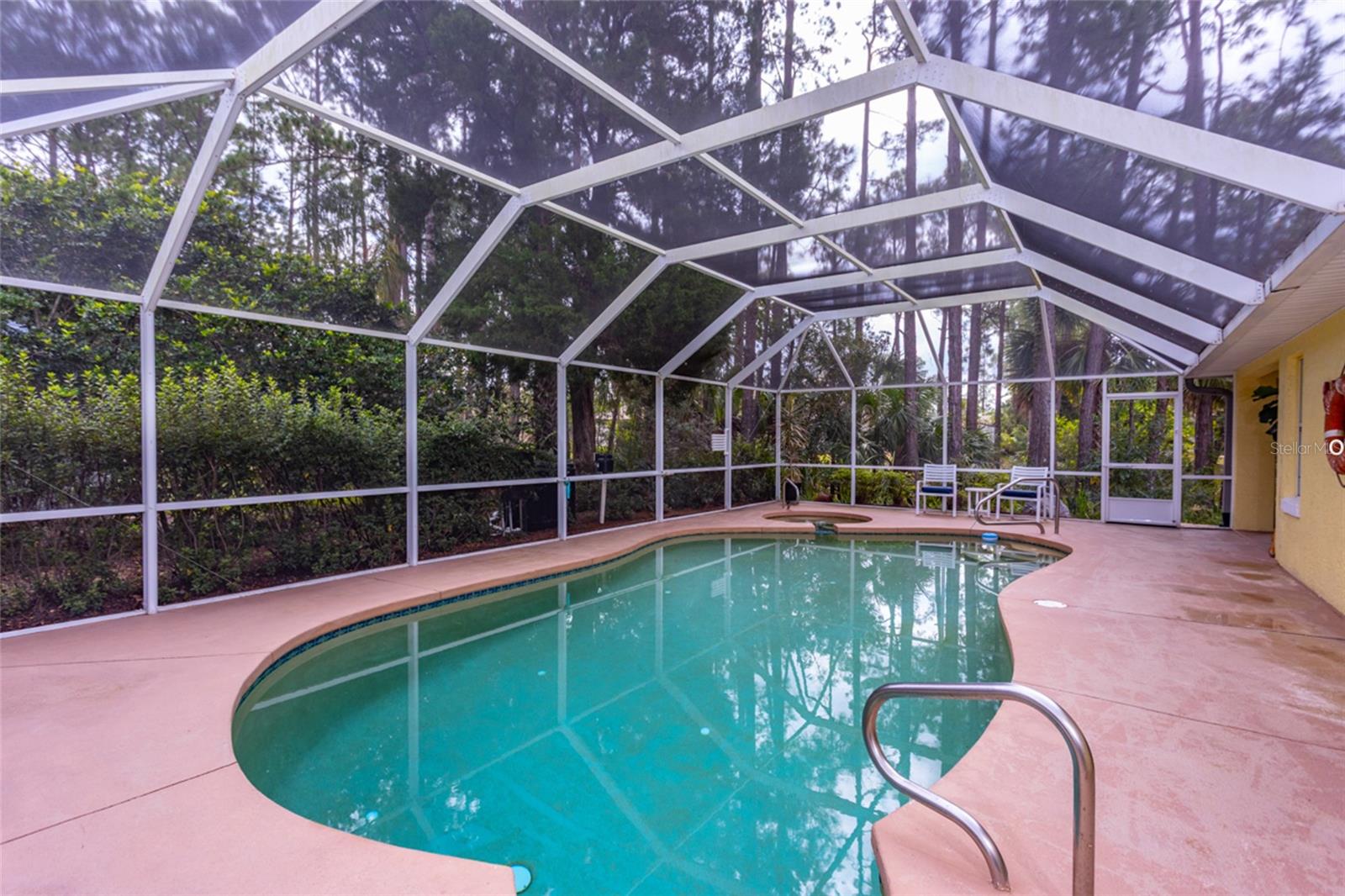 Image 34 of 51 For 19 Waterford Place