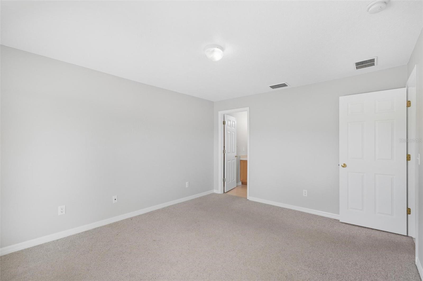 Image 30 of 41 For 24 Ryapple Lane B