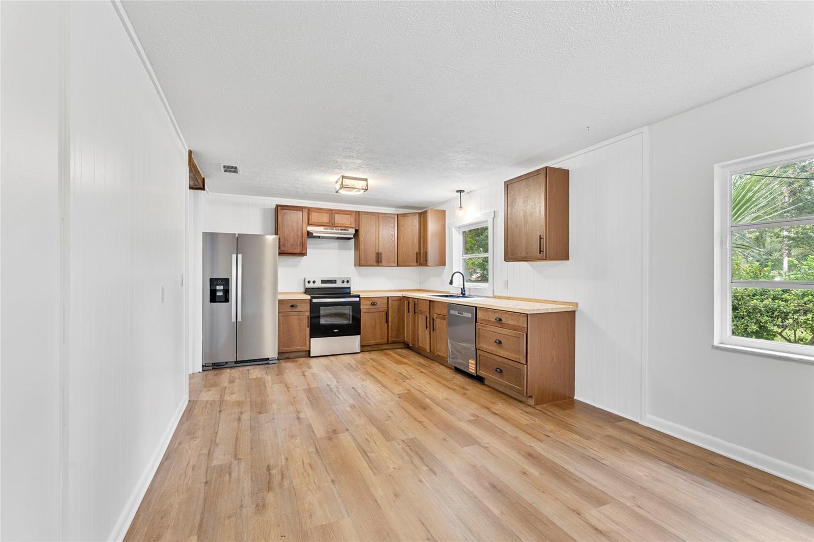 Image 12 of 41 For 5978 Fury Drive