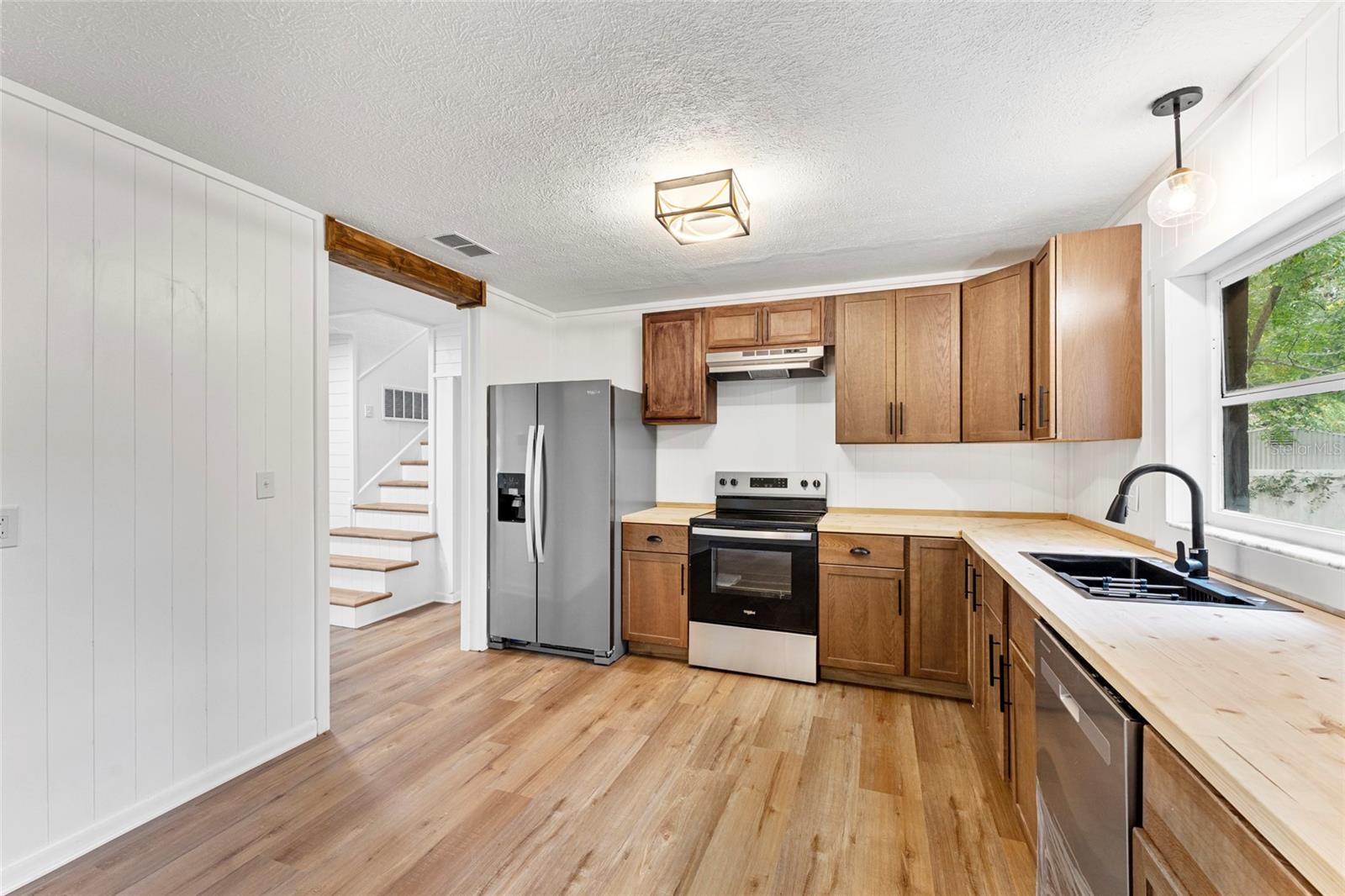 Image 14 of 41 For 5978 Fury Drive