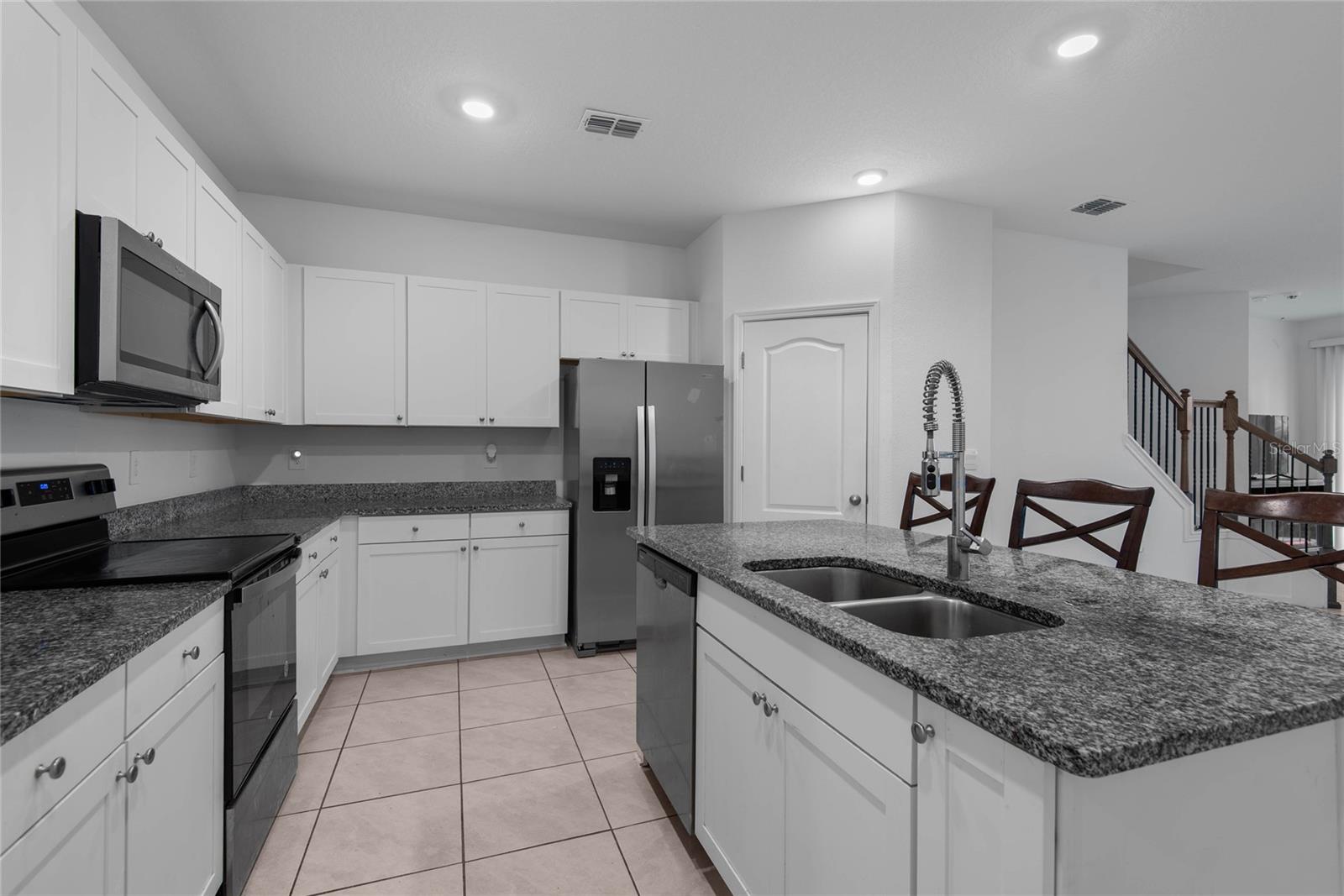 Image 7 of 22 For 506 Redbud Road