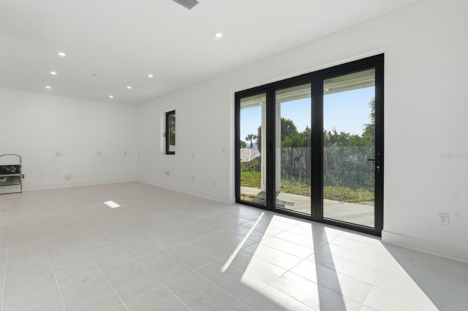 Image 10 of 79 For 1321 Central Avenue