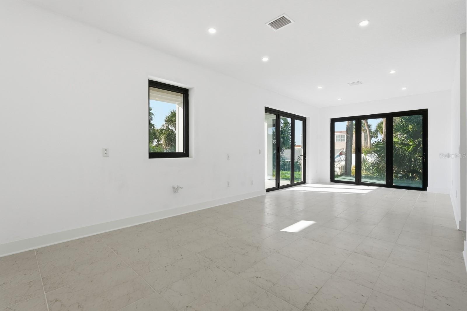 Image 13 of 79 For 1321 Central Avenue