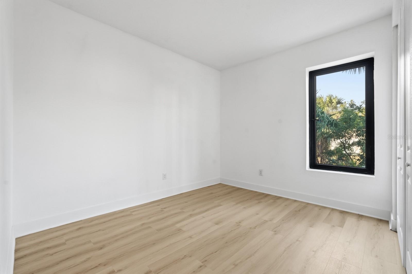 Image 14 of 79 For 1321 Central Avenue