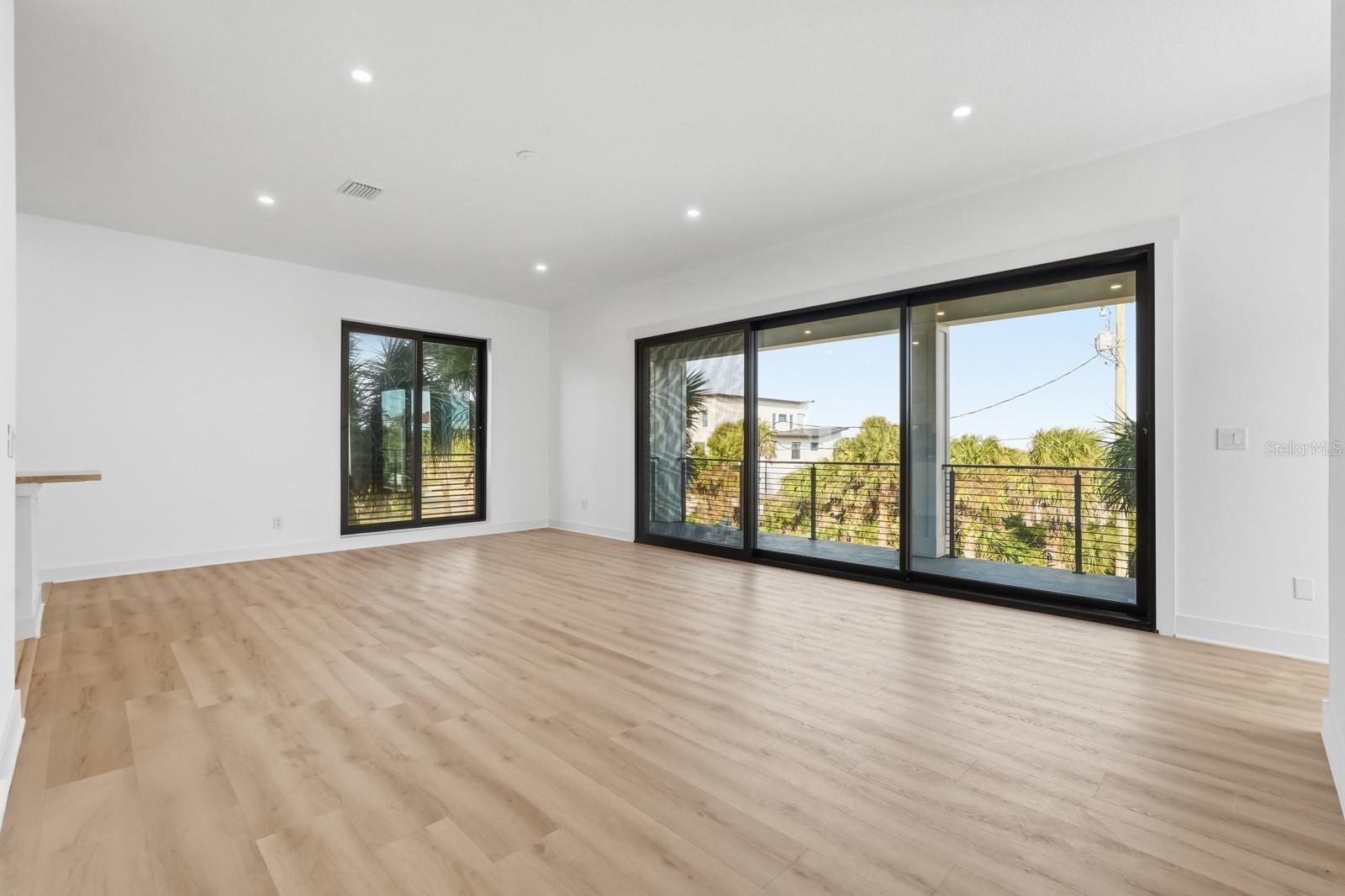 Image 18 of 79 For 1321 Central Avenue