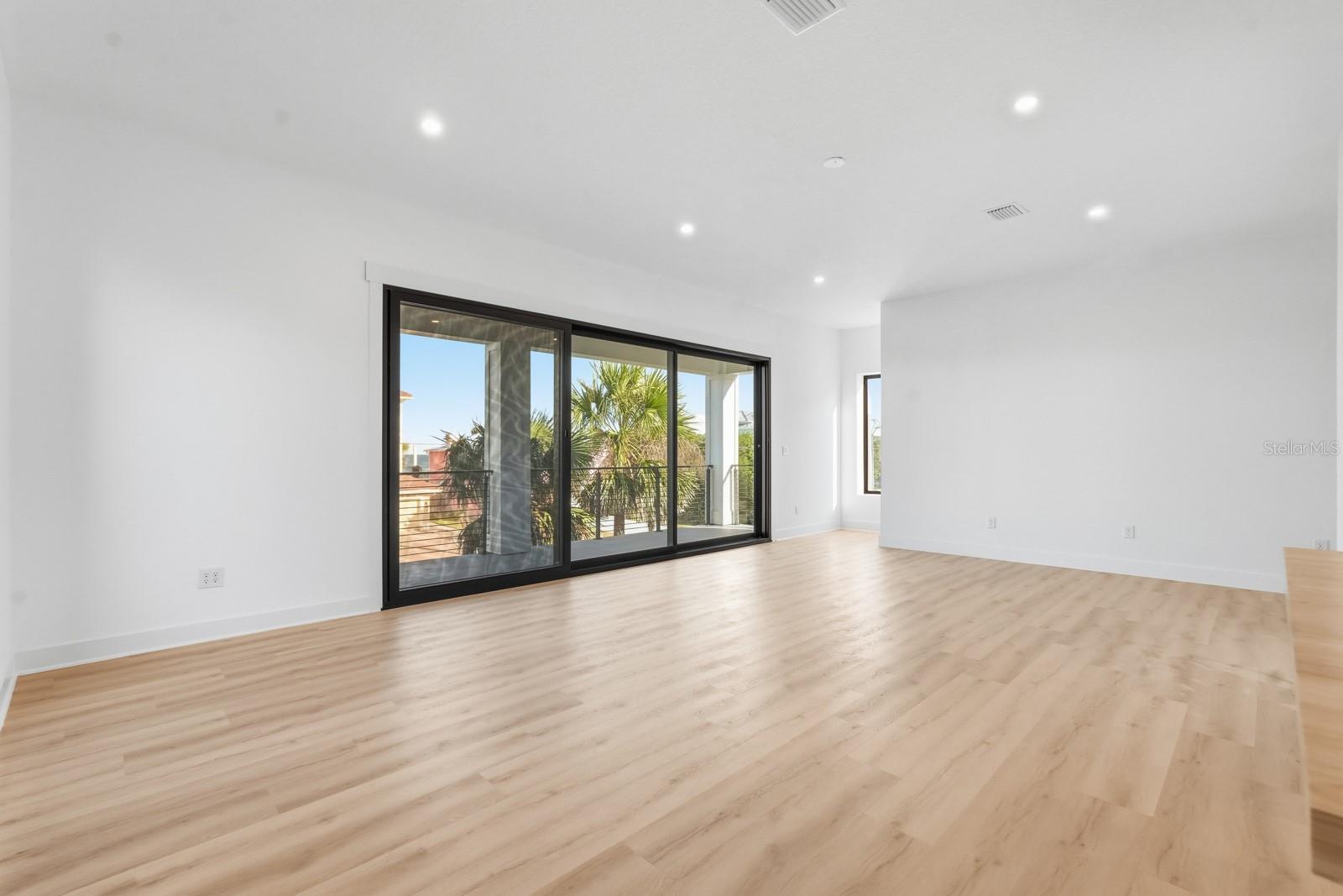 Image 19 of 79 For 1321 Central Avenue