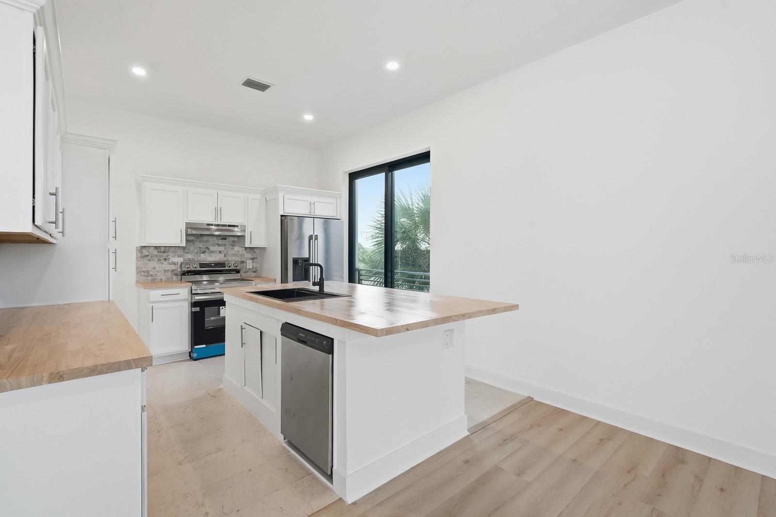 Image 23 of 79 For 1321 Central Avenue