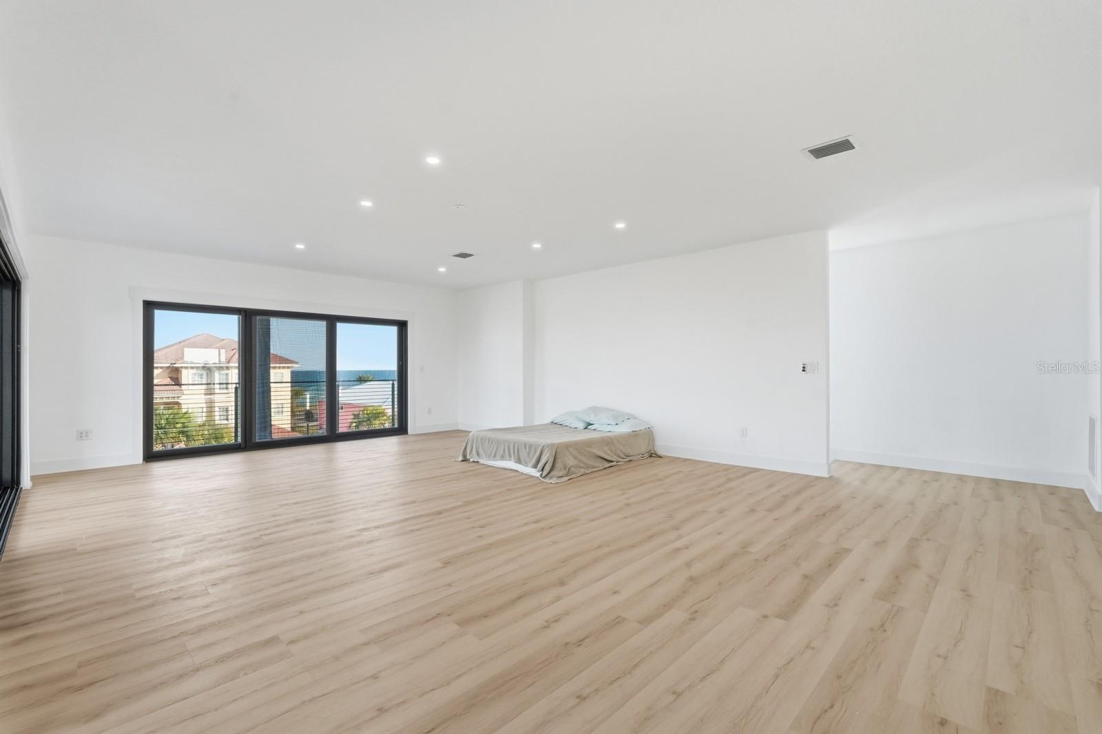 Image 40 of 79 For 1321 Central Avenue