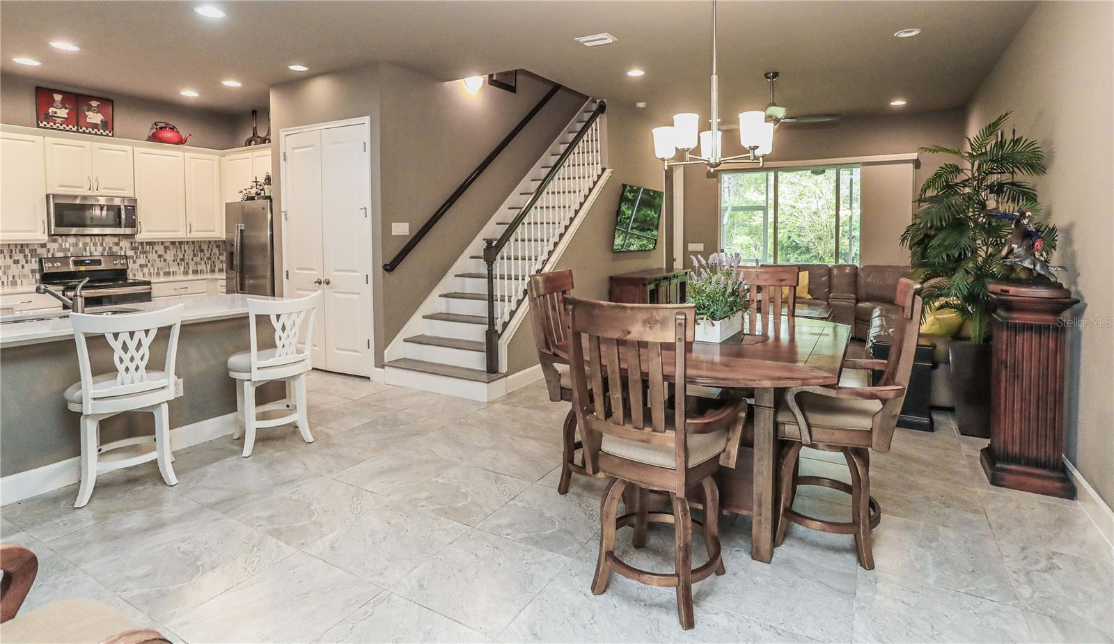 Image 14 of 92 For 875 Pinewood Drive