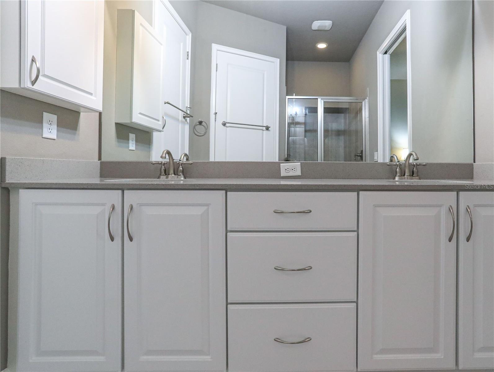 Image 33 of 92 For 875 Pinewood Drive