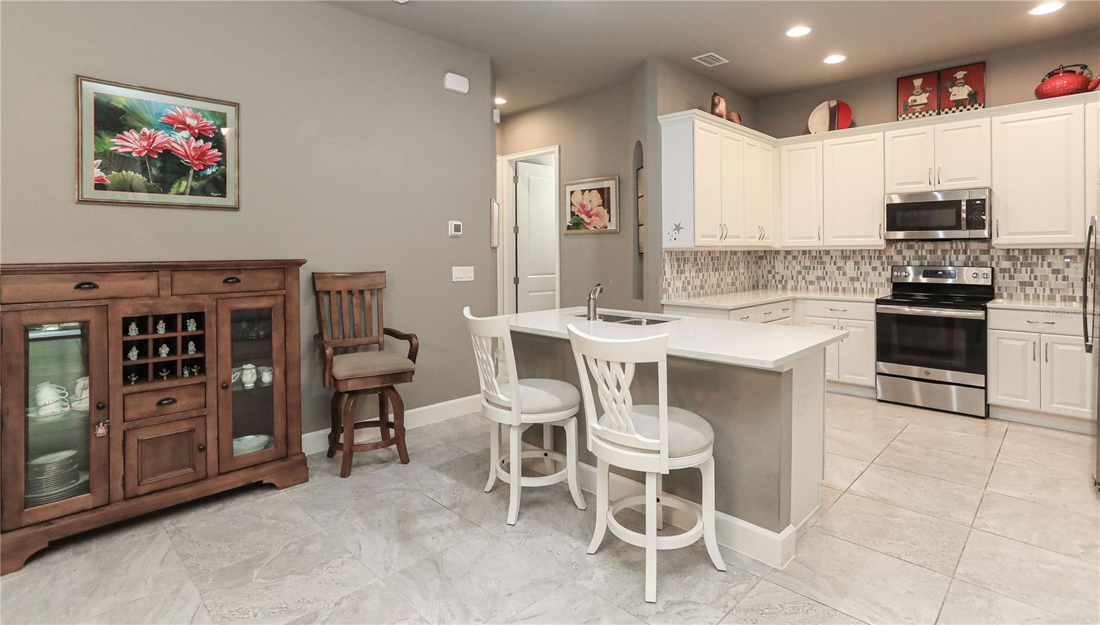 Image 6 of 92 For 875 Pinewood Drive