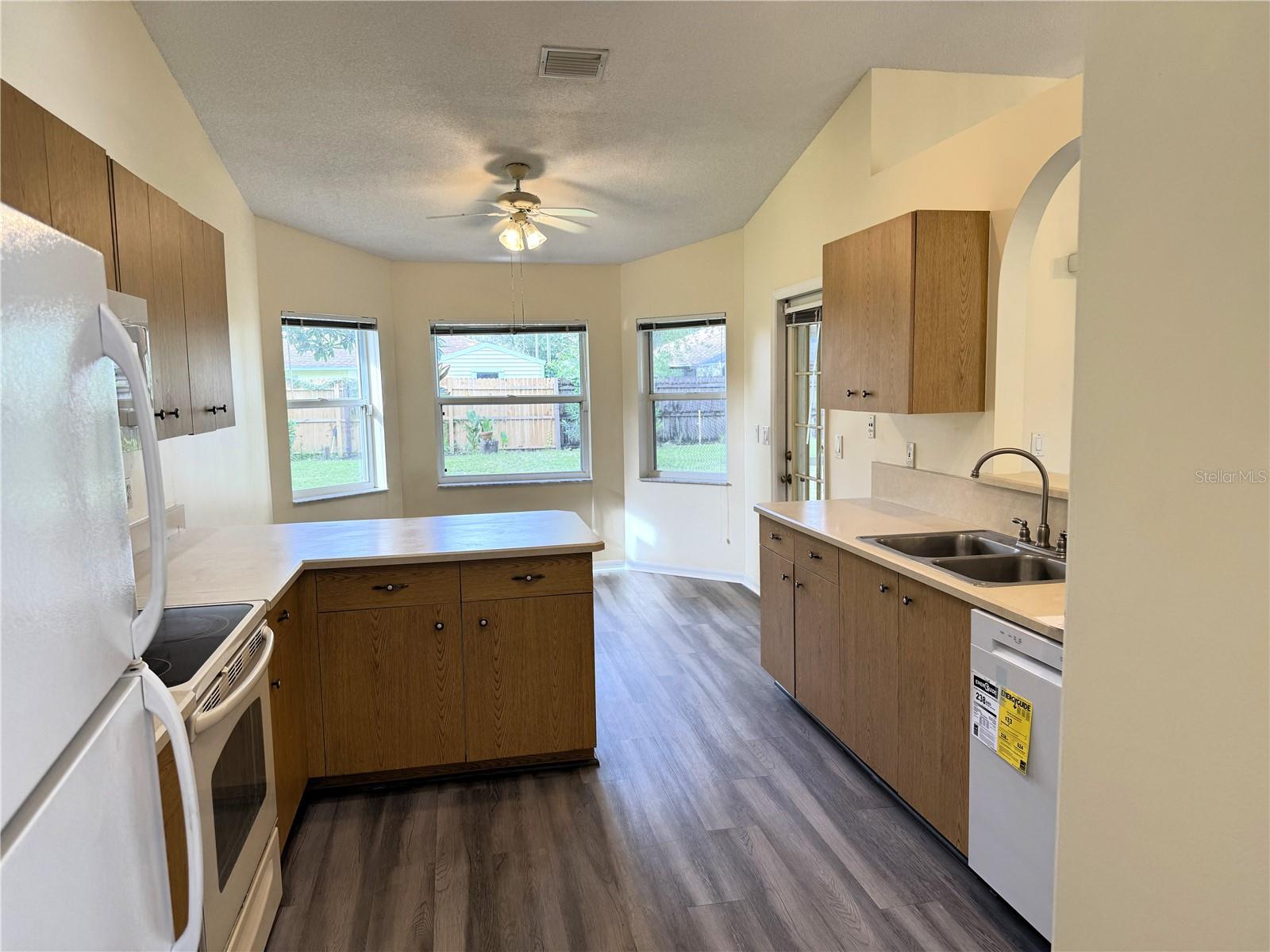 Image 15 of 32 For 54 Westmount Lane