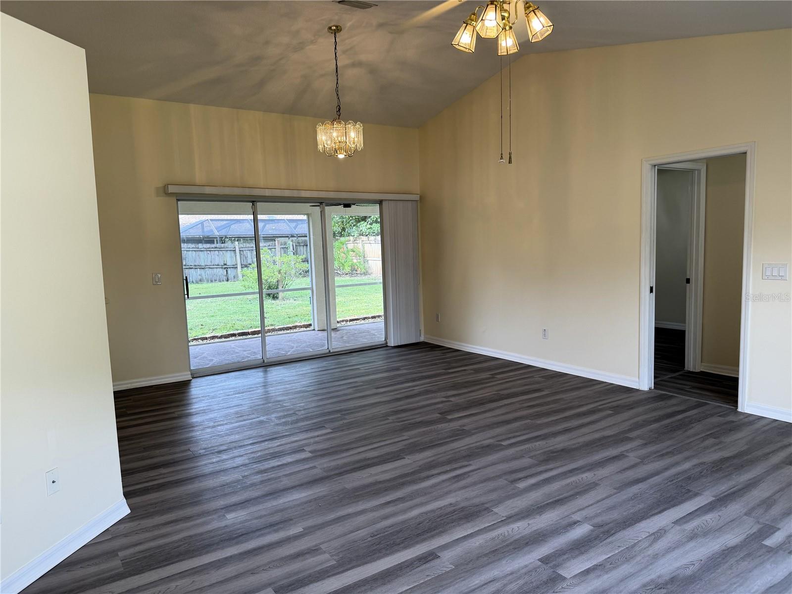 Image 5 of 32 For 54 Westmount Lane