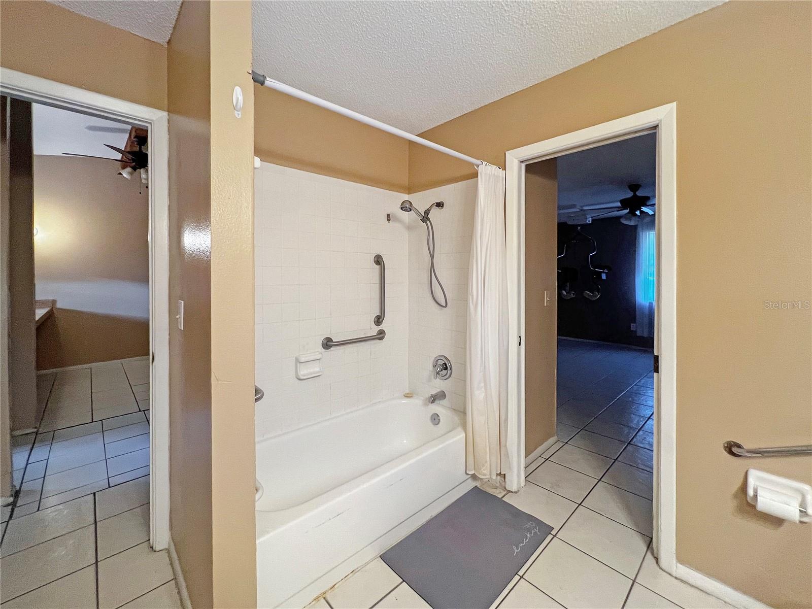 Image 24 of 29 For 6431 Drexel Drive 1