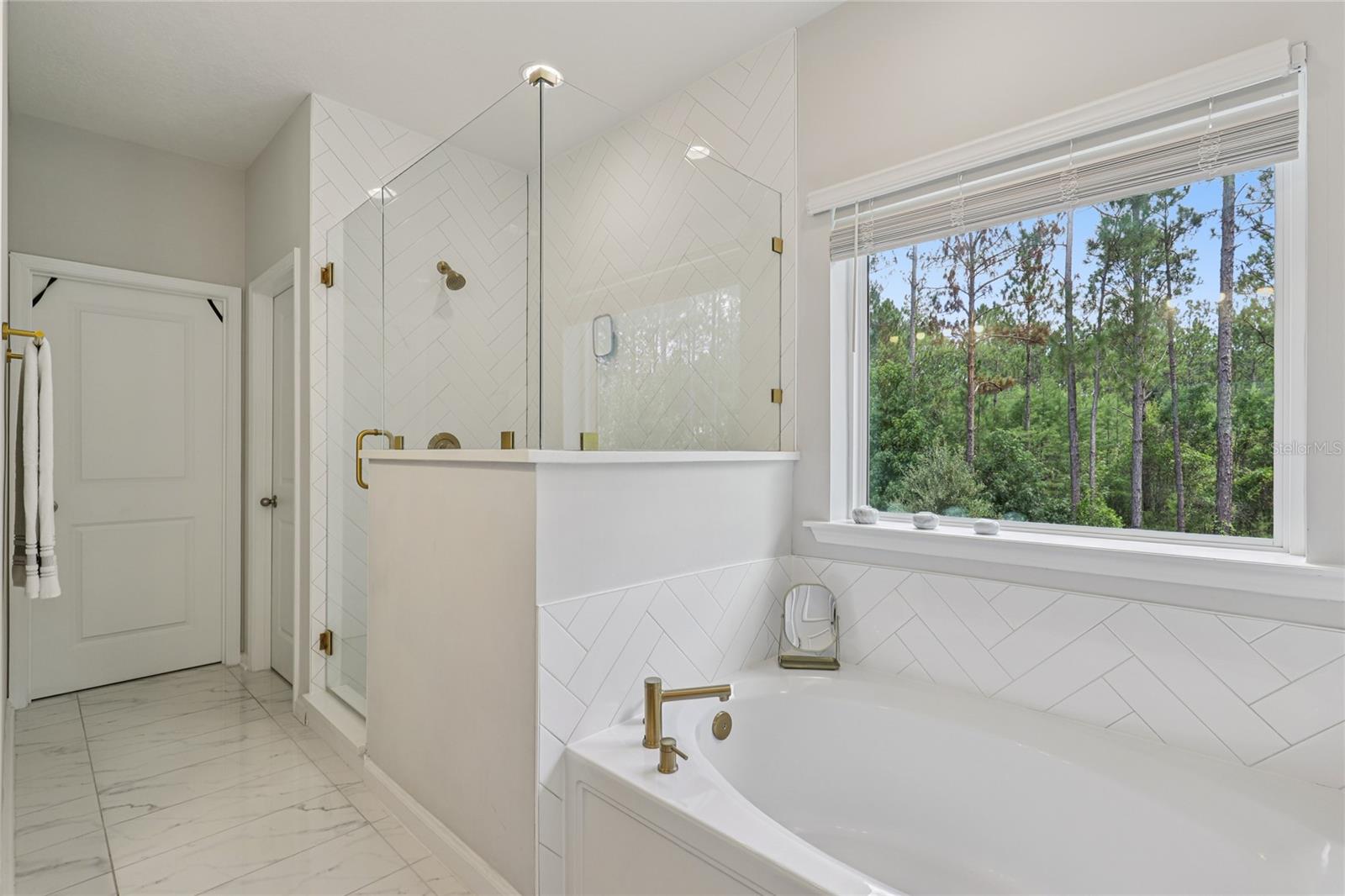 Image 41 of 53 For 606 Watervale Drive
