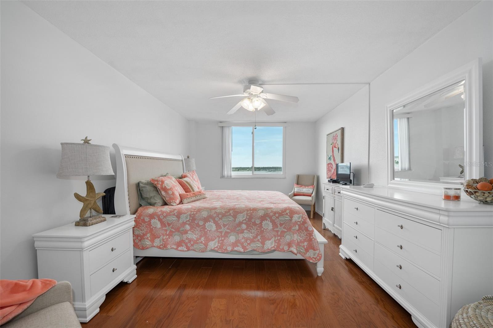 Image 19 of 45 For 925 Halifax Avenue 604