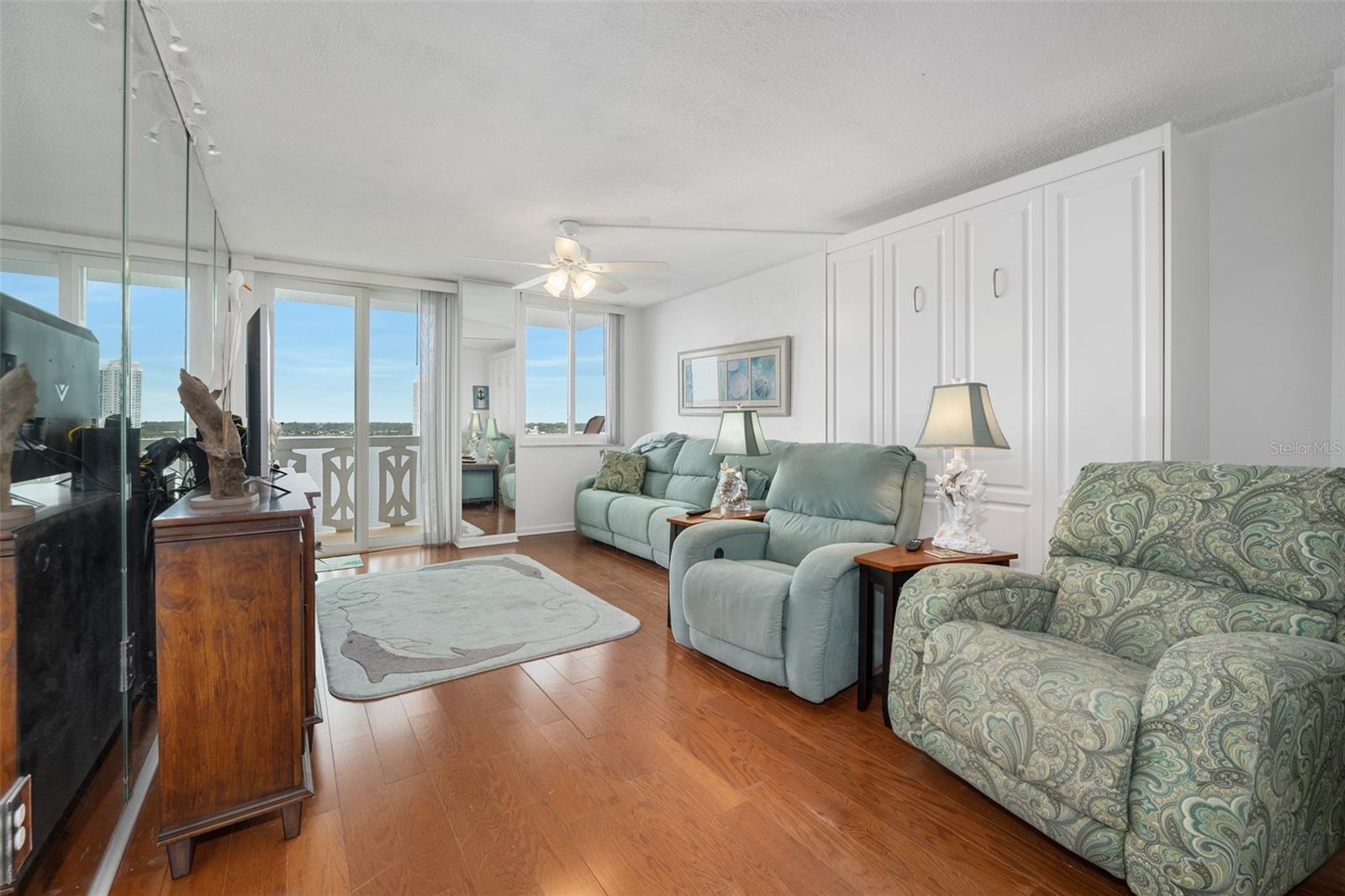 Image 7 of 45 For 925 Halifax Avenue 604