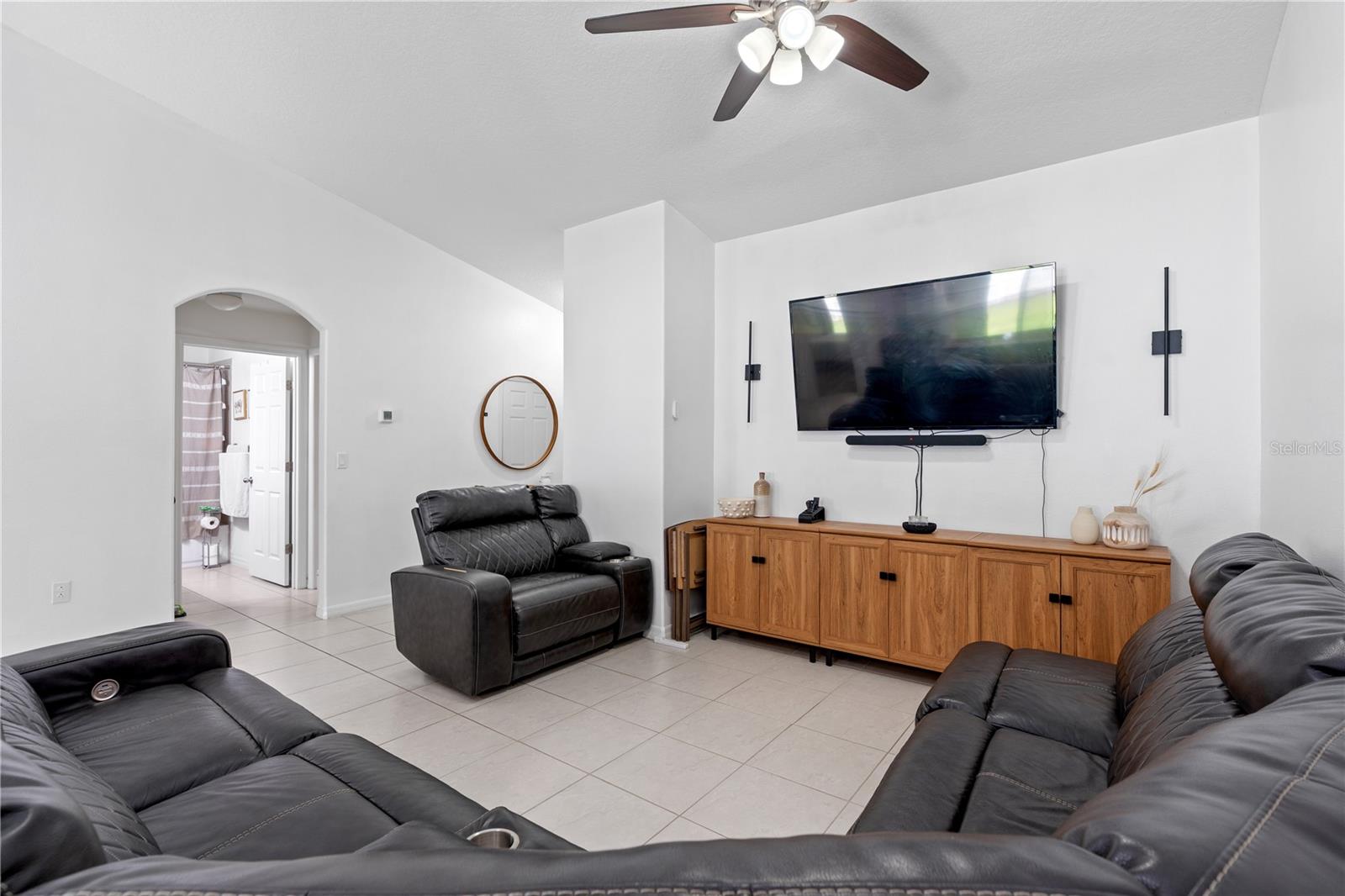 Image 30 of 62 For 84 Buttonworth Drive A & B