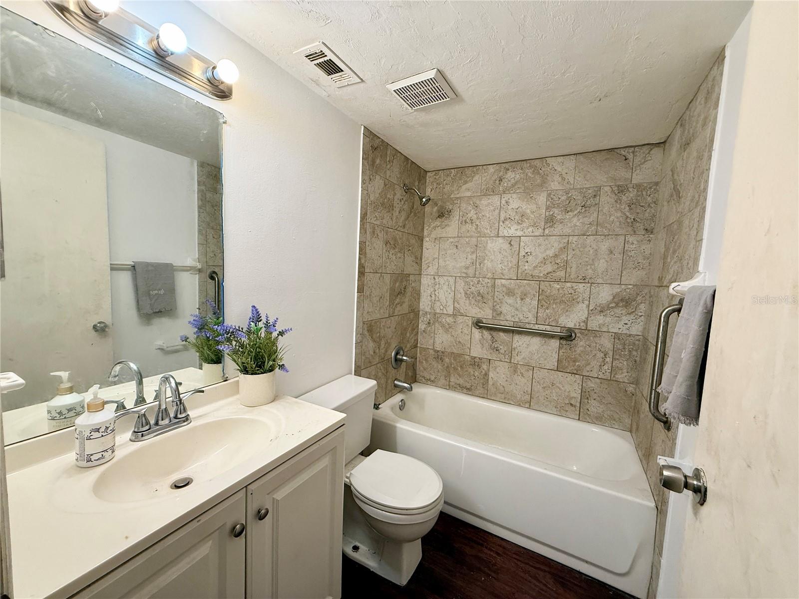 Image 2 of 6 For 510 69th Street C