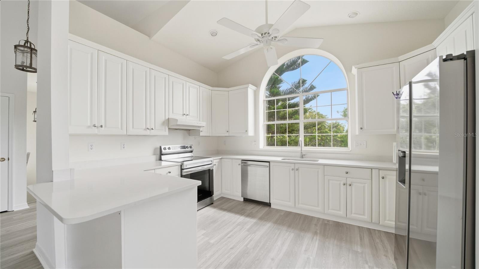 Image 12 of 73 For 300 Riverside Boulevard