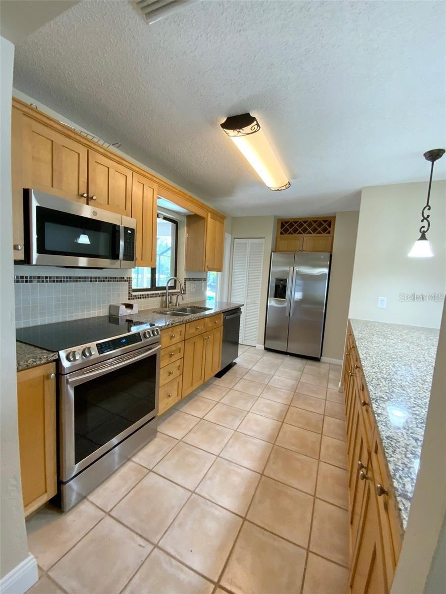 Image 6 of 22 For 10 Peyton Place