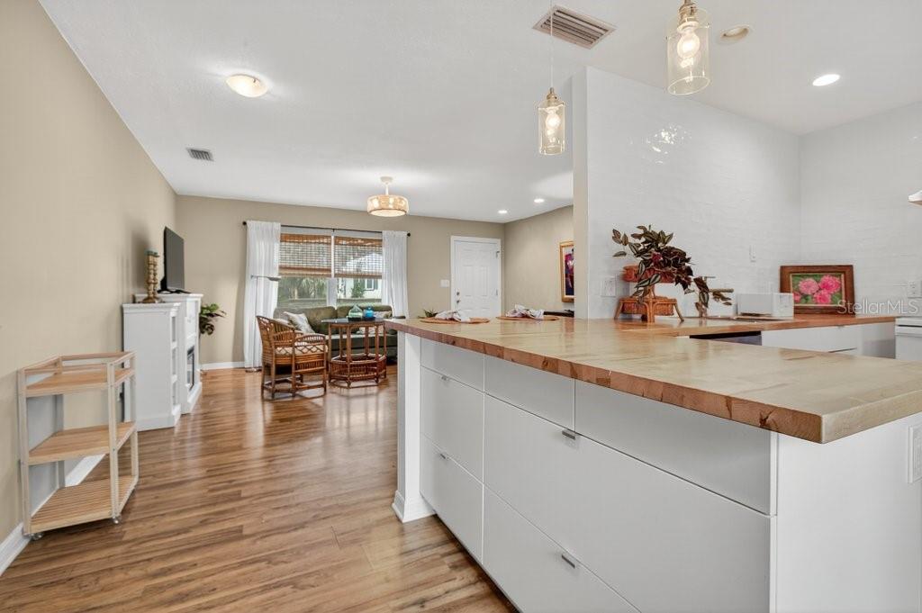 Image 11 of 41 For 20 Aviles Drive