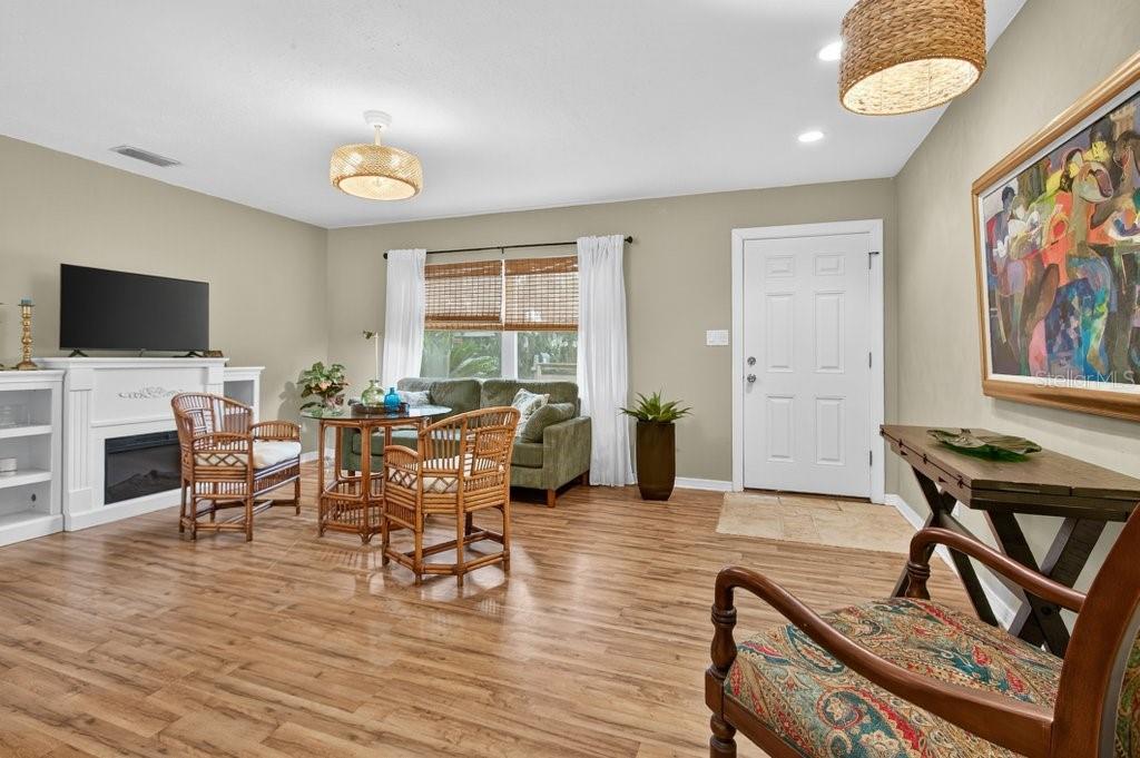 Image 5 of 41 For 20 Aviles Drive