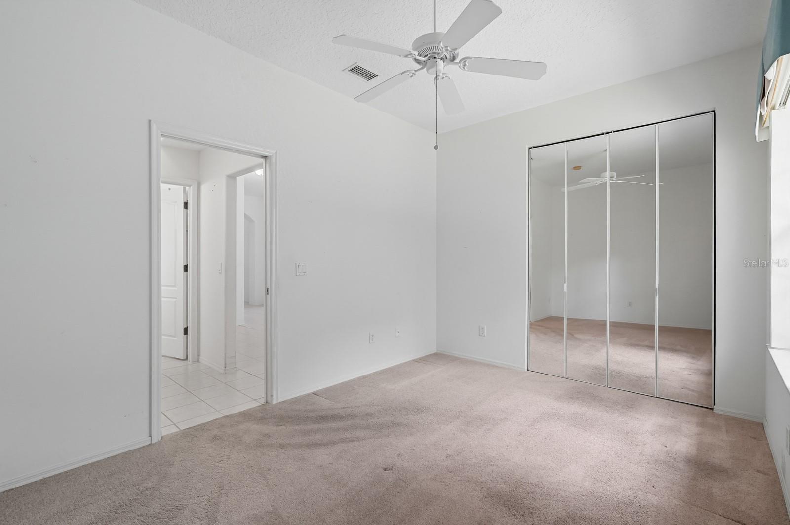 Image 15 of 37 For 35 Veranda Way 29